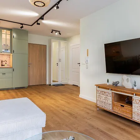 Letnicka Cosy With Garden Apartment